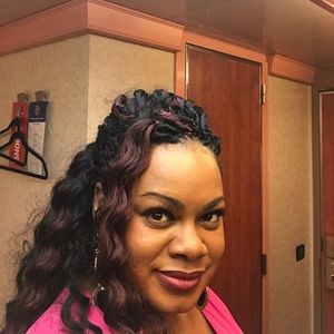 Meet your Posher, Crystal